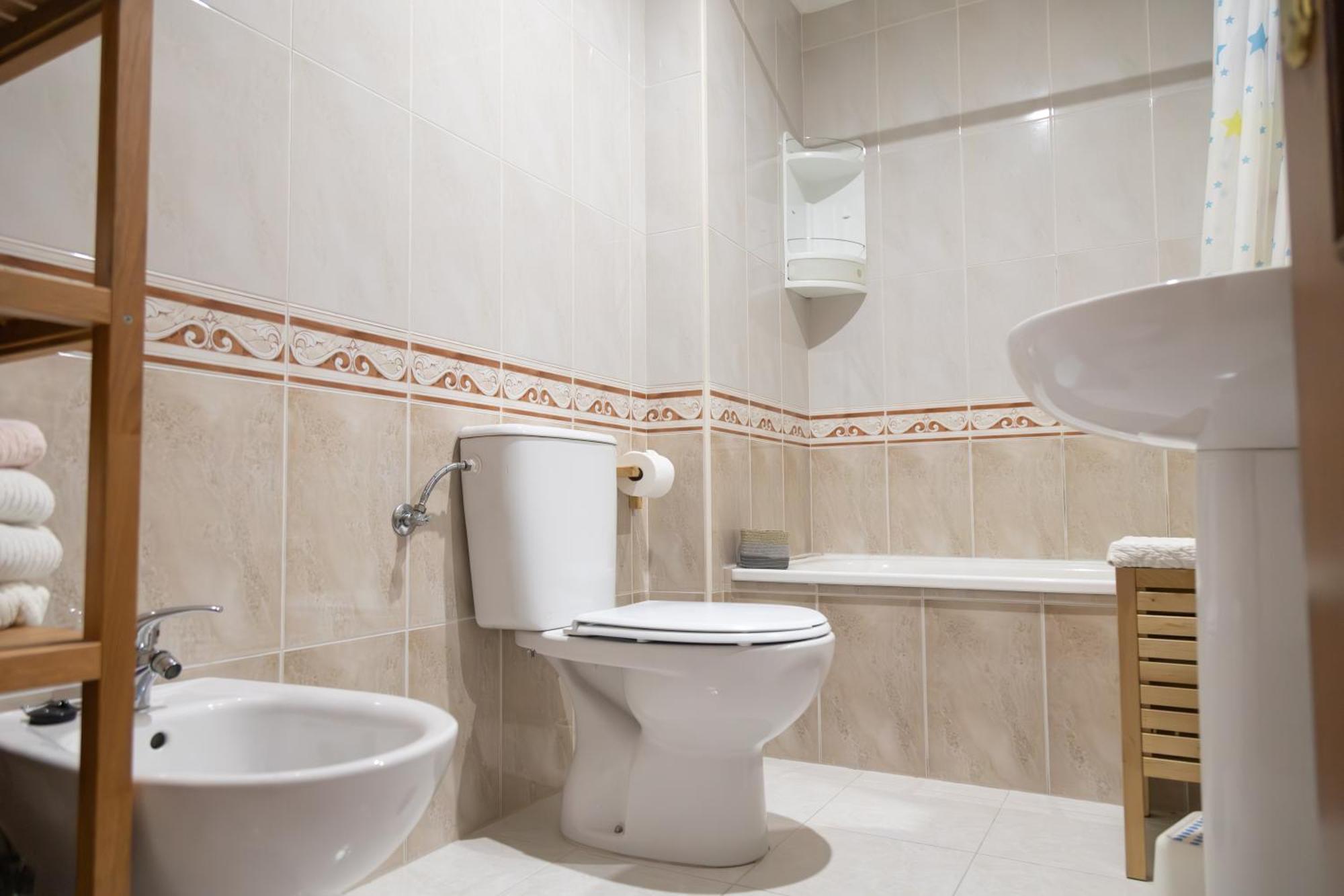 Apartamento completo, amplio, muy iluminado y con plaza de garaje incluida. O Grove Exterior foto