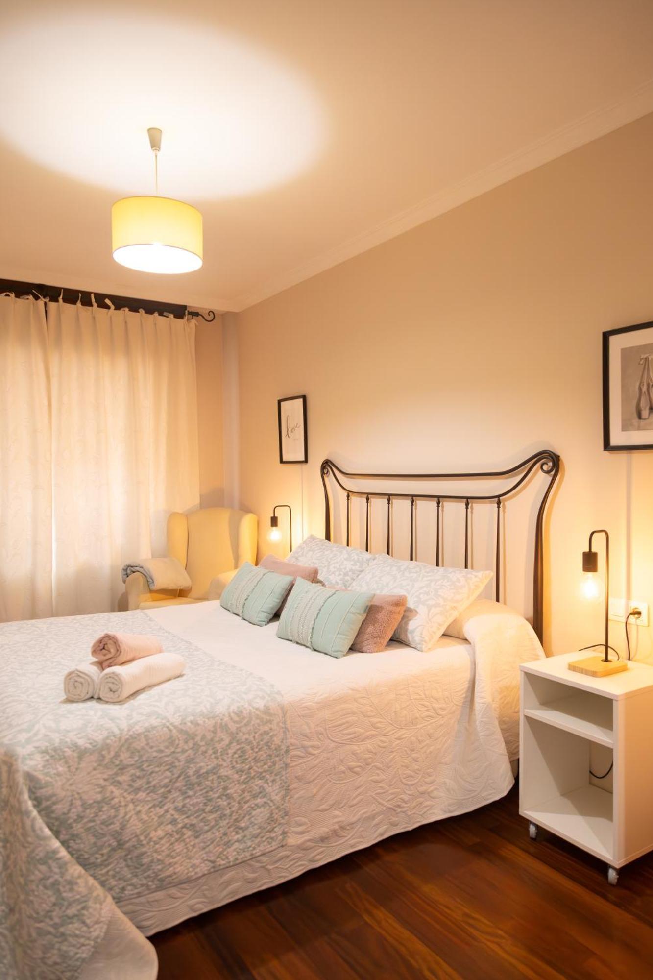 Apartamento completo, amplio, muy iluminado y con plaza de garaje incluida. O Grove Exterior foto