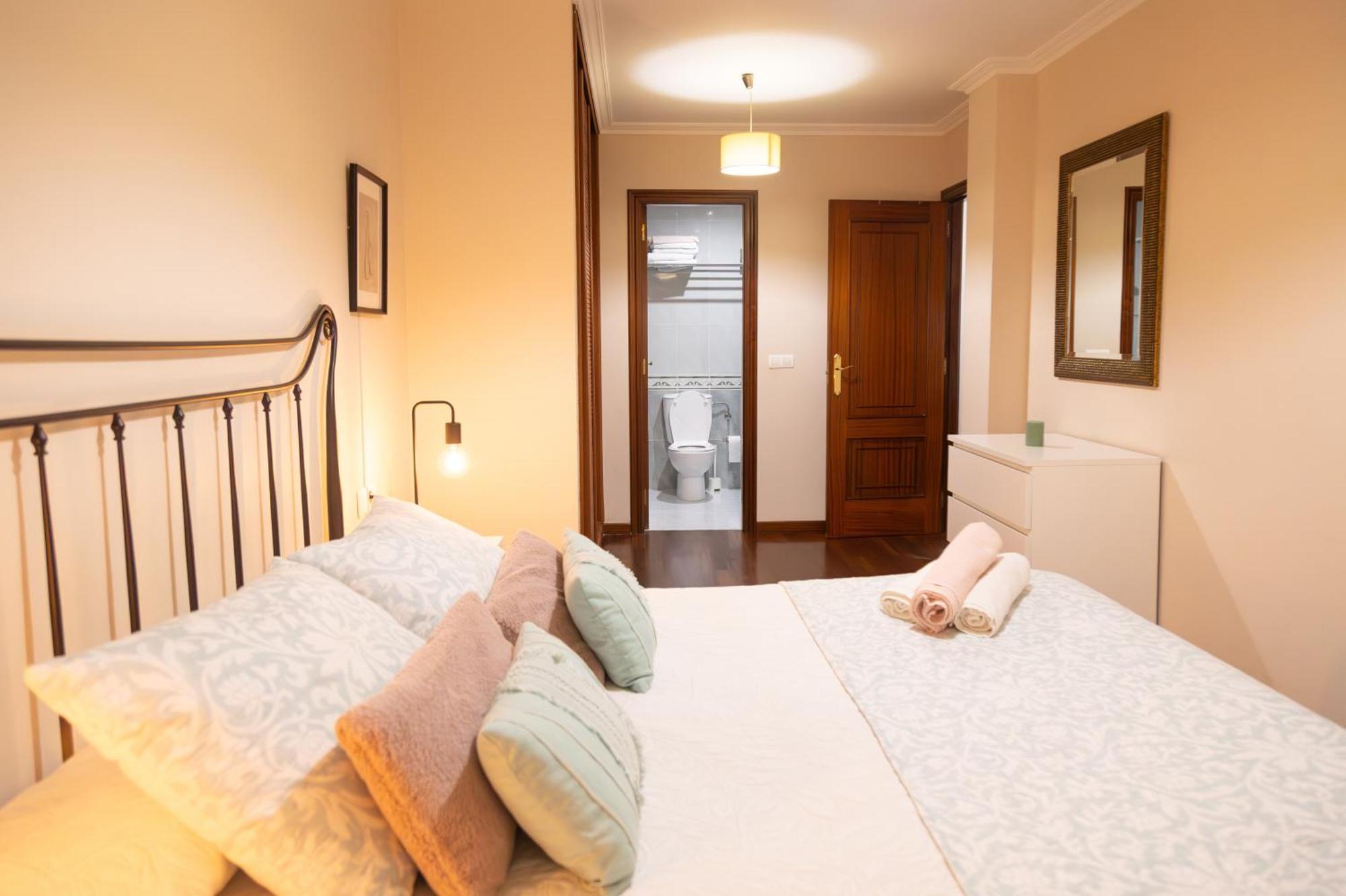 Apartamento completo, amplio, muy iluminado y con plaza de garaje incluida. O Grove Exterior foto