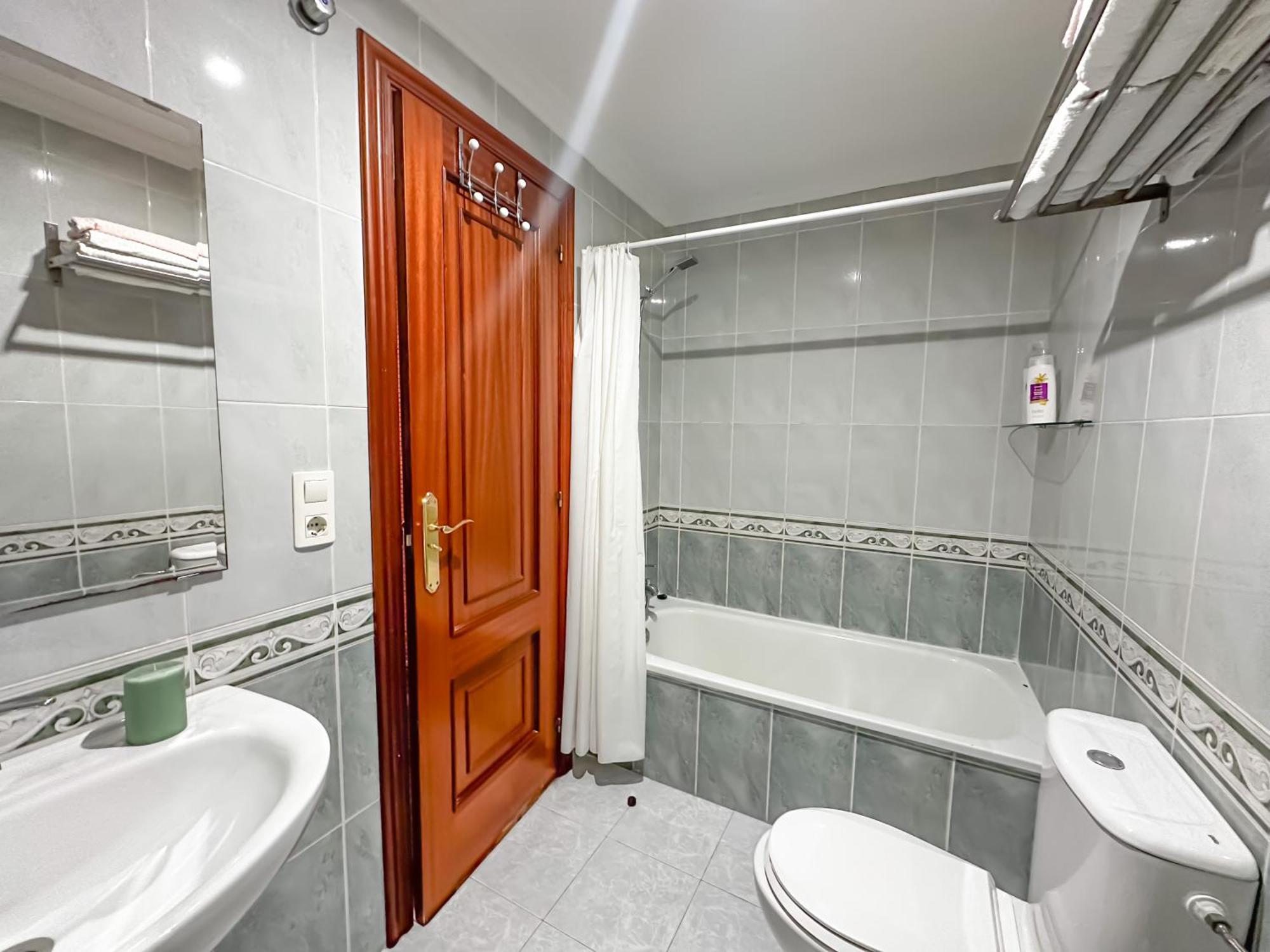 Apartamento completo, amplio, muy iluminado y con plaza de garaje incluida. O Grove Exterior foto